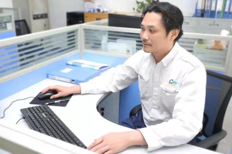 南宁侨虹新材料股份有限公司生产部车间副主任卢江.jpg