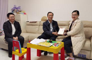 引导干部家属当好 “廉内助”  | 南宁糖业对新提拔干部开展廉政家访