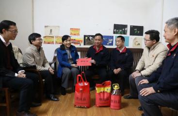 嘘寒问暖真情至 践行初心暖人心 | 农投集团党委副书记、工会主席、职工董事岑宛玙到南宁糖业明阳糖厂慰问困难职工